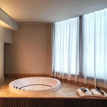 Hotel International & 4*
