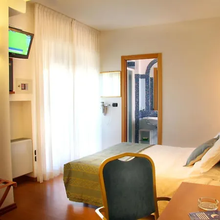 Hotel International &