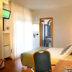 Hotel International &