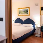 International Hotel & Suite 4*