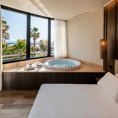 International & - In Prima Fila Sul Lungomare