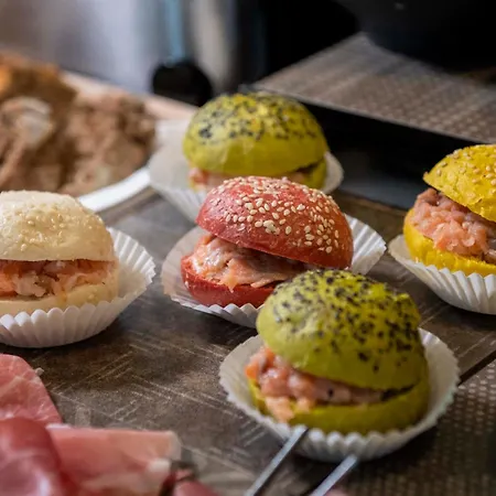 Otel International & - In Prima Fila Sul Lungomare 4*