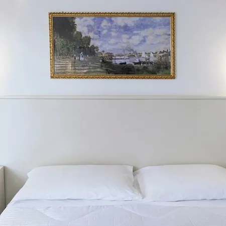 International & - In Prima Fila Sul Lungomare