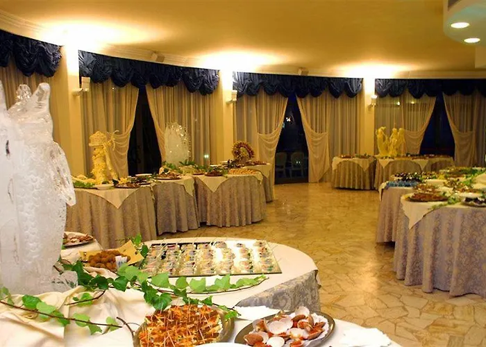 Otel International & - In Prima Fila Sul Lungomare 4*