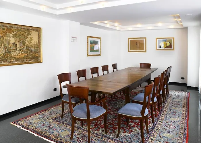 International & - In Prima Fila Sul Lungomare 4*