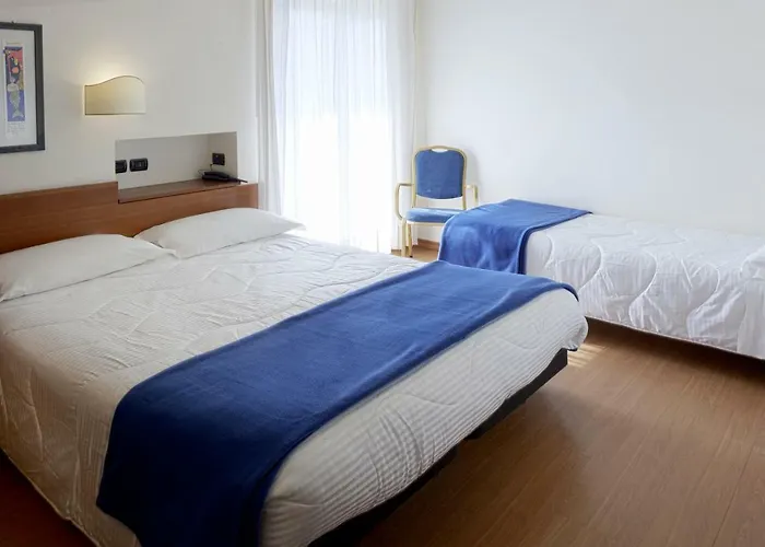 International & - In Prima Fila Sul Lungomare 4*